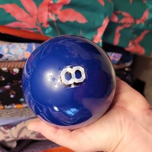 Magic 8 Ball NEW